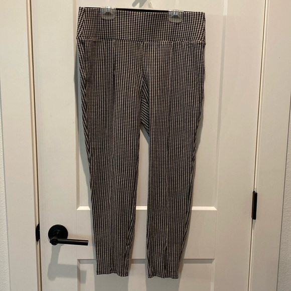 Nine West seamed ponte leggings.  Houndstooth Pattern.  Size Medium.  NWOT - Picture 1 of 6